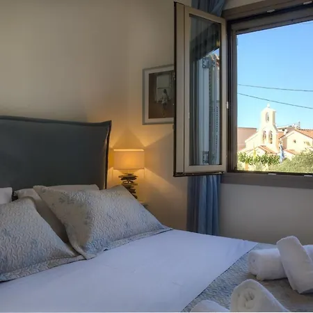 Luxury Gem Overlooking The Church, 150m From Appartamento Hersonissos (Crete)