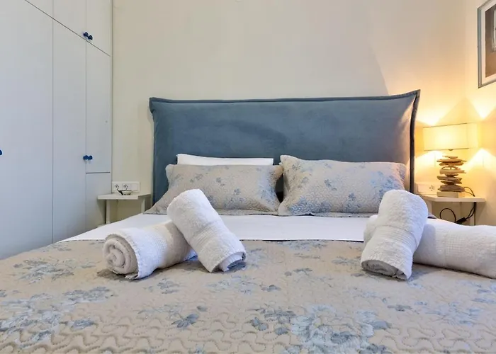 شقة Luxury Gem Overlooking The Church, 150m From