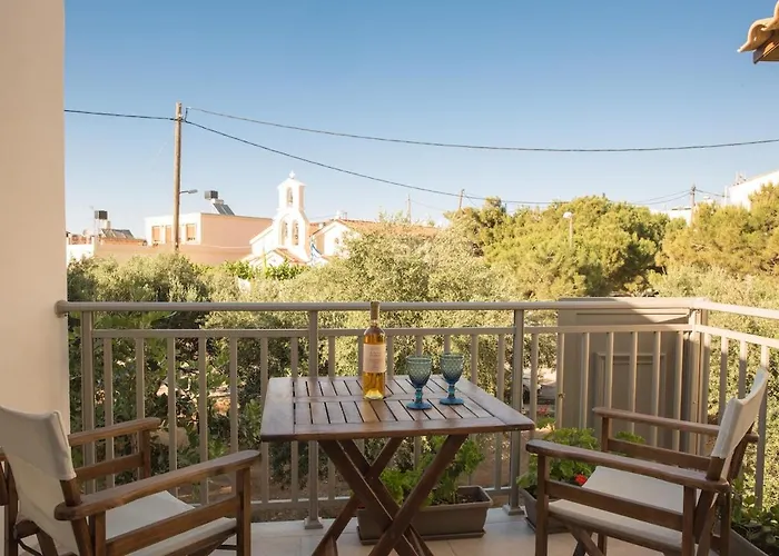 Luxury Gem Overlooking The Church, 150m From شقة