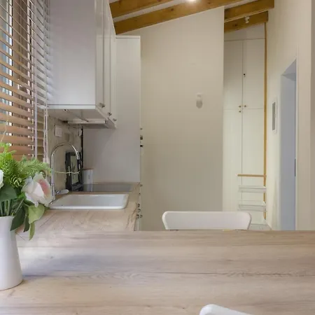 Luxury Gem Overlooking The Church, 150m From