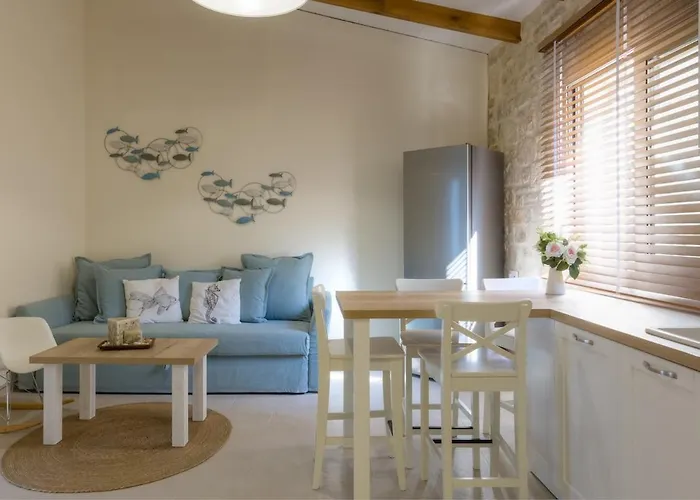 Luxury Gem Overlooking The Church, 150m From