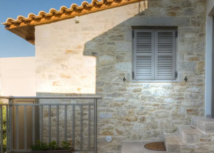 Luxury Gem Overlooking The Church, 150m From