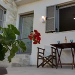 Luxury Gem Overlooking The Church, 150m From Apartamento *