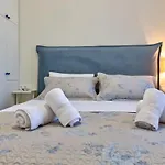 Apartamento Luxury Gem Overlooking The Church, 150m From