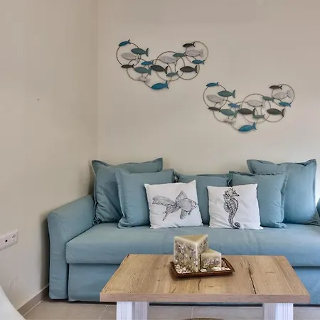 Luxury Gem Overlooking The Church, 150m From Lägenhet Hersonissos (Crete)