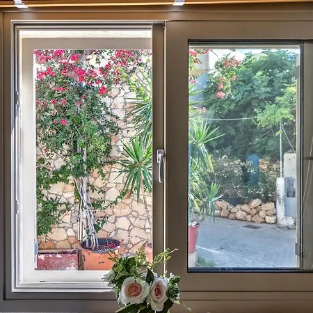 Apartment Luxury Gem Overlooking The Church, 150m From Limenas Chersonisou