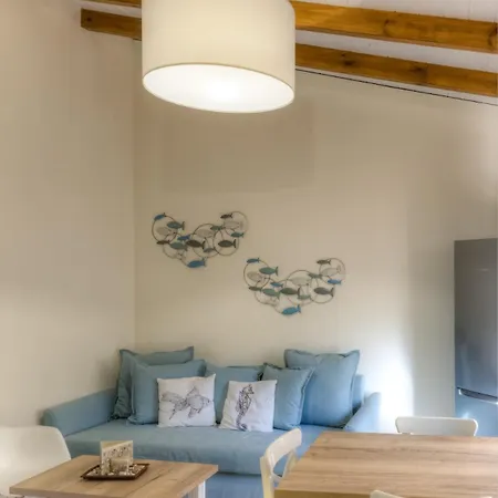 Apartment Luxury Gem Overlooking The Church, 150m From