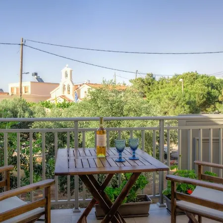 Luxury Gem Overlooking The Church, 150m From Apartament