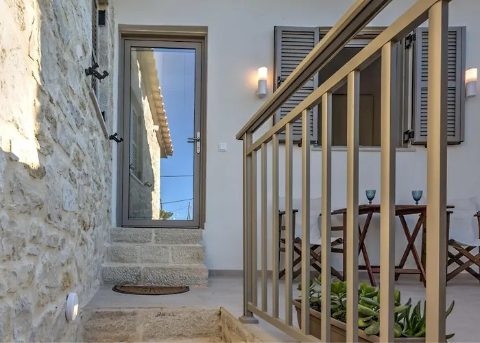 Luxury Gem Overlooking The Church, 150m From Διαμέρισμα Χερσόνησος
