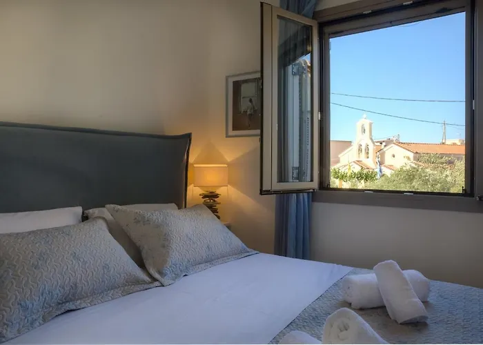 Luxury Gem Overlooking The Church, 150m From Apartament Hersonissos (Crete)