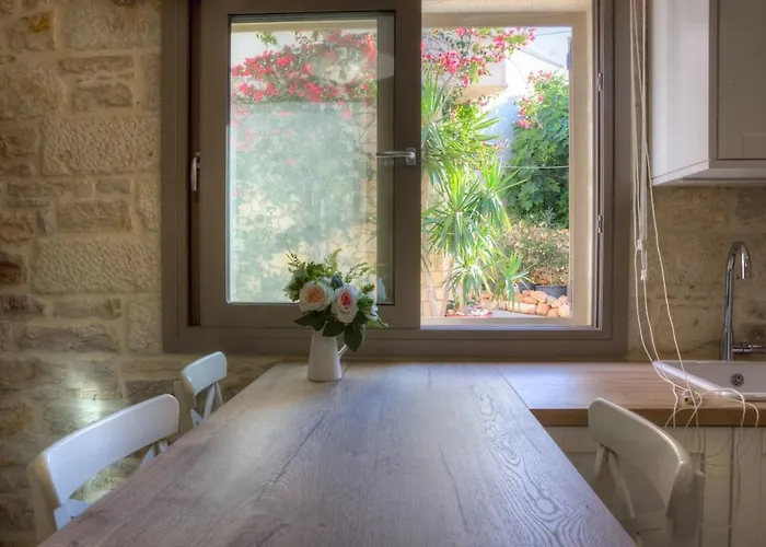 Luxury Gem Overlooking The Church, 150m From Διαμέρισμα