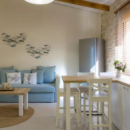 Luxury Gem Overlooking The Church, 150m From