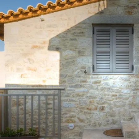 Luxury Gem Overlooking The Church, 150m From